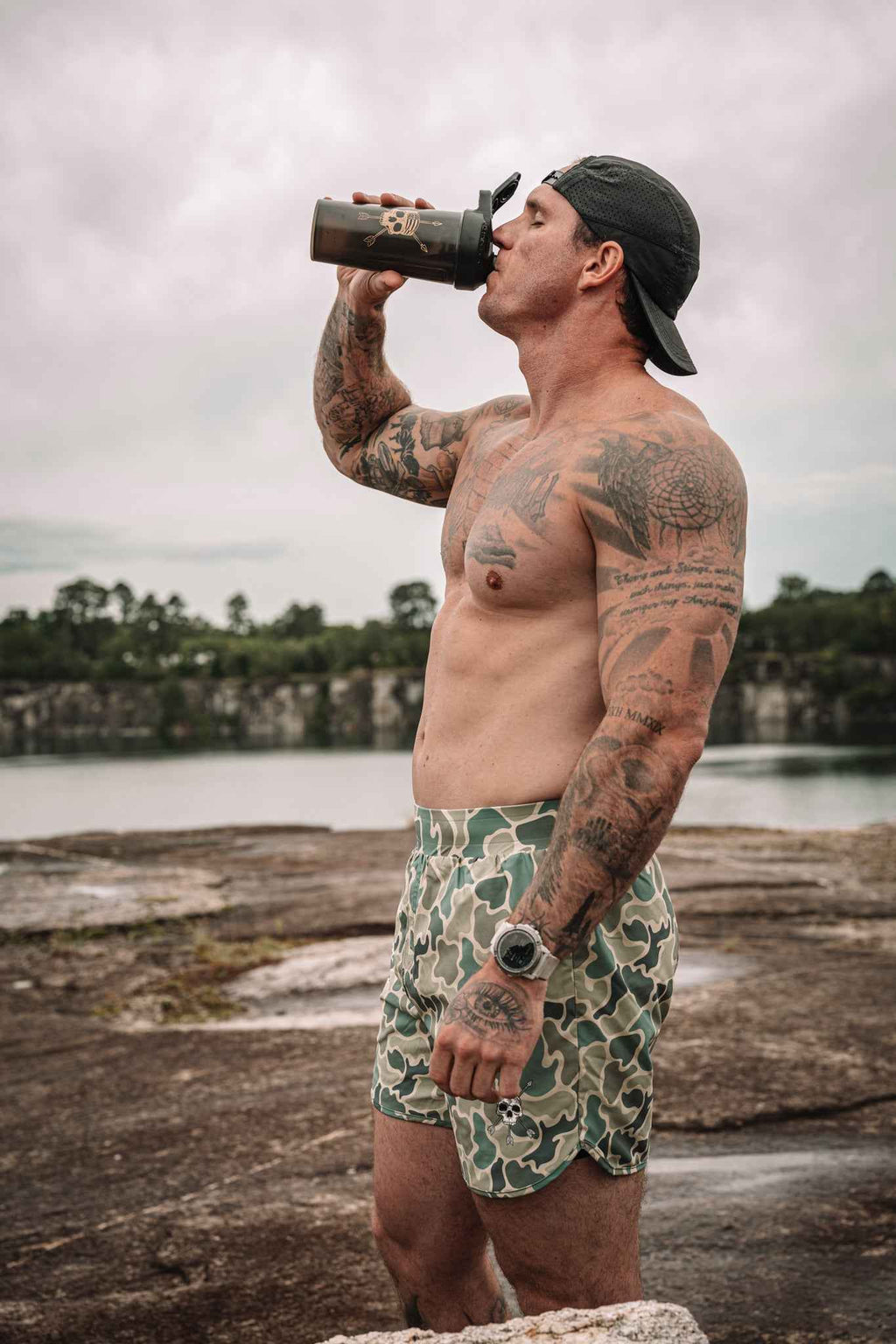 26 oz Shaker Bottle with Fixed Mixer - My Love for Fitness
