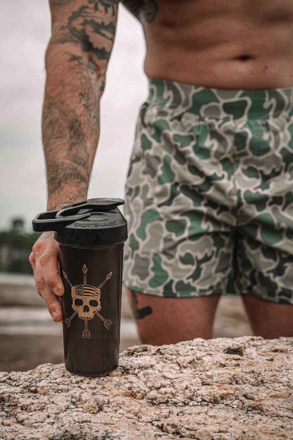 26 oz Shaker Bottle with Fixed Mixer - My Love for Fitness