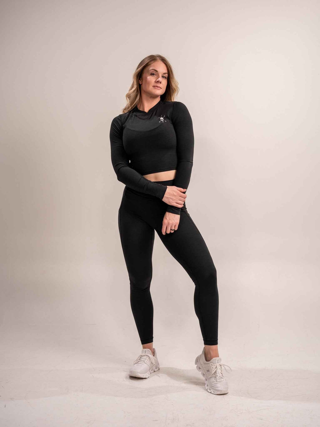 WOMEN'S | DEBUT CROP LONG SLEEVE : BLACK - My Love for Fitness