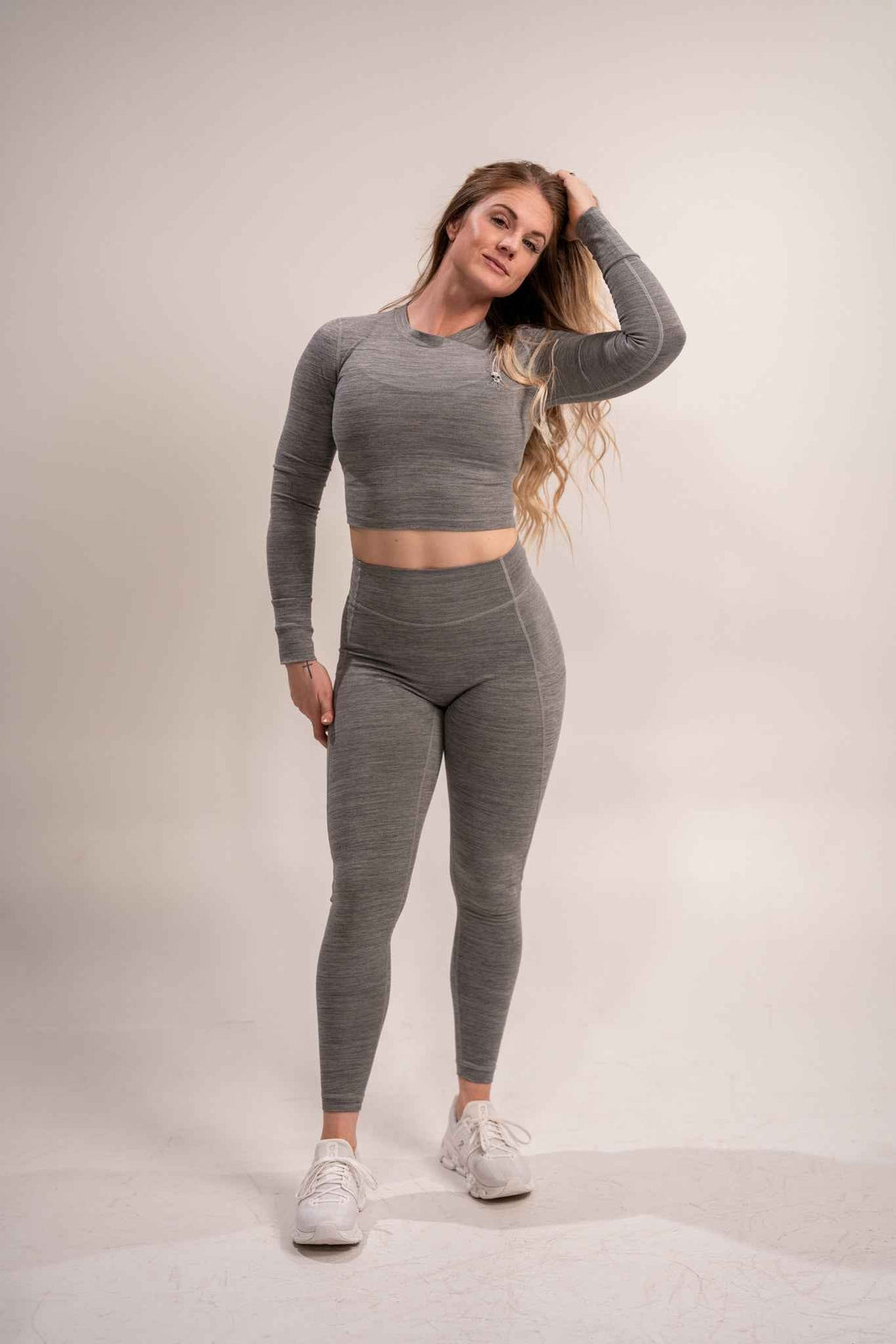 WOMEN'S | DEBUT CROP LONG SLEEVE : GRAY - My Love for Fitness