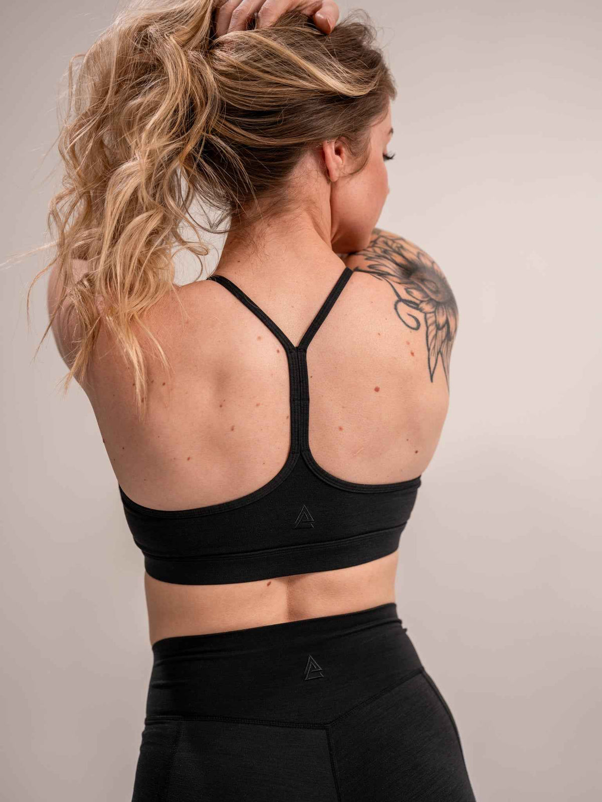 WOMEN'S | DEBUT SPORTS BRA : BLACK - My Love for Fitness