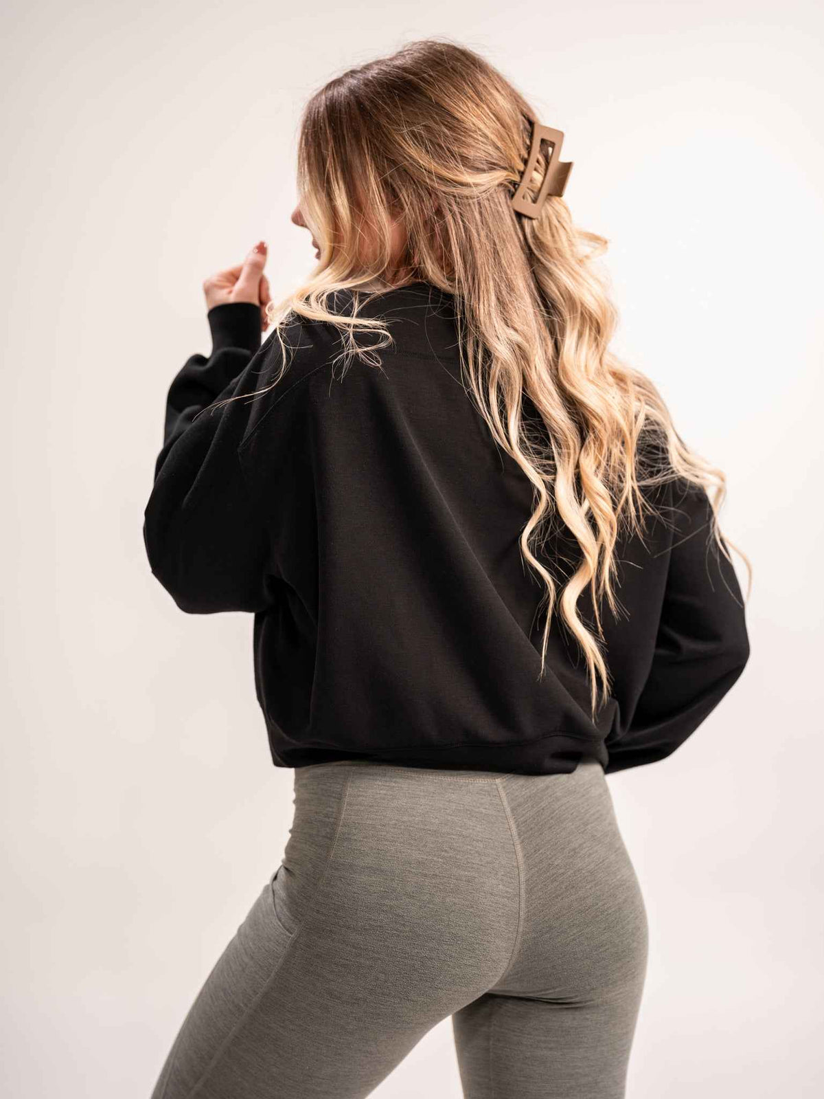 WOMEN'S | ROUSE PULLOVER : BLACK - My Love for Fitness